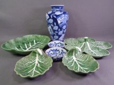 PORTUGAL & OTHER GREEN LEAF TABLEWARE, blue and white Chinese vase, 31cms H and pair of bowls, 12cms
