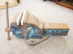 TOOLS - bench top vice Record No 6