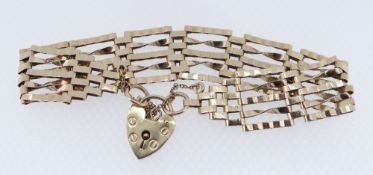 9CT GOLD FIVE-BAR GATE BRACELET, heart shaped padlock, 11.8gms