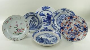 SIX CHINESE EXPORT PORCELAIN DISHES, Qing dynasty, comprising Chinese Imari plate, 23cms diam;