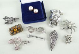 ASSORTED JEWELLERY comprising pair of 9ct gold pearl earrings, sterling silver flower brooch, silver