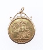 1895 GOLD SOVEREIGN, in 9ct gold frame with scroll pendant mount, appr gross wt 9.6g