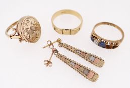 GOLD JEWELLERY comprising 18ct gold diamond and sapphire ring (2 stones missing), 9ct gold oval