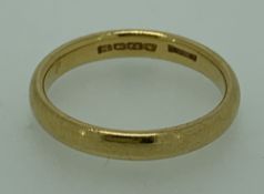 22CT GOLD WEDDING BAND, size O, 4.5grms