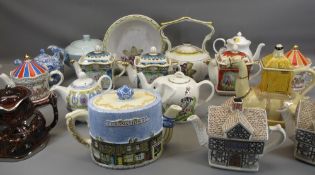 SADLER WILLIAM SHAKESPEARE NOVELTY TEAPOTS - Romeo and Juliet and Mid Summer Nights Dream. Also,