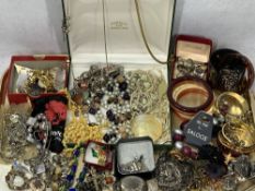 COSTUME JEWELLERY, VINTAGE & LATER - a mixed quantity of bangles, bracelets, rings, brooches,