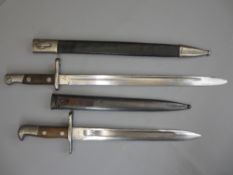 WW1/WW2 GERMAN & ITALIAN BAYONETS - the First World War German example stamped 'Waffenfabrik