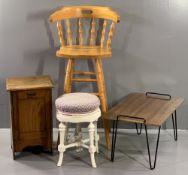 VINTAGE & LATER FURNITURE PARCEL - four items to include a retro melamine topped coffee table with