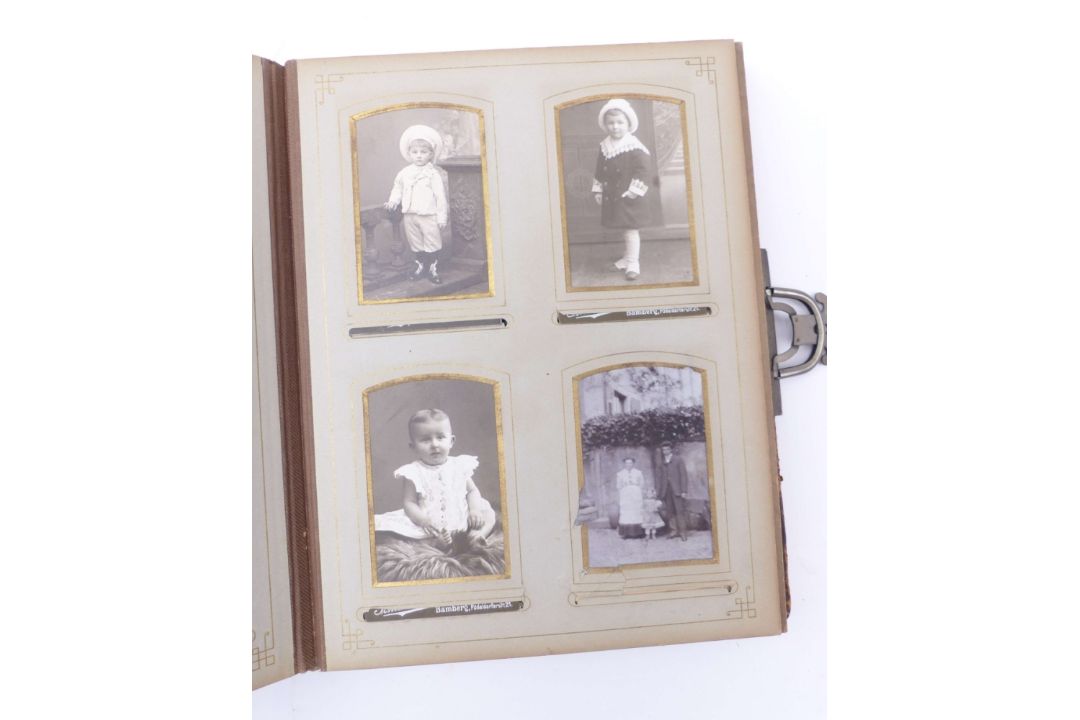 Konvolut von drei Büchern und einem Photoalbum - Bild 5 aus 6