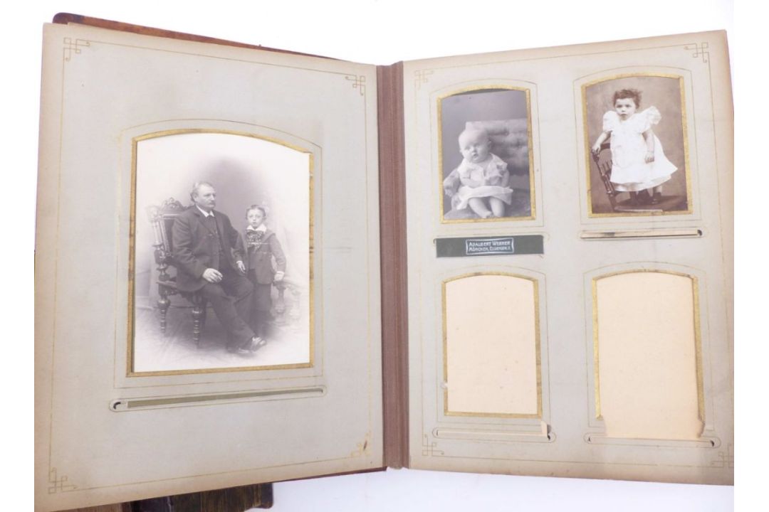 Konvolut von drei Büchern und einem Photoalbum - Bild 6 aus 6