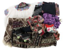 Konvolut Kleidung Asien/Südamerika,