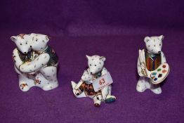 Three Royal Crown Derby paperweights Hugging Bears, Claude Artist Bear and Mummy and Charlotte