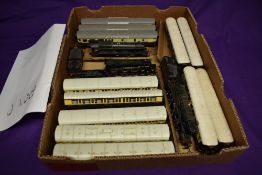 Three 00 gauge GWR Express Passenger Trains, Hornby 4-6-0 Loco & Tender King Henry VII 6014 with