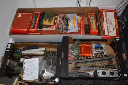 A collection of Hornby and similar 00 gauge including Duchess Class Mail Train part set, boxed R542,