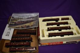 A Hornby 00 gauge limited edition train pack, The Days of Red and Gold comprising 4-6-2 Loco &