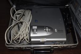 A HP DLP digital film or photo projector