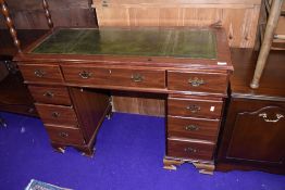 A reproduction dwarf pedestal desk, approx. 105 x 45cm