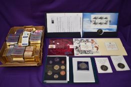 A small collection of modern GB Coins including £5, four Year sets, 1986,1986 Commonwealth £2,