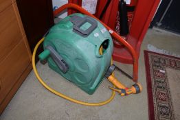 A garden Hozelock extendable hose reel, no bracket