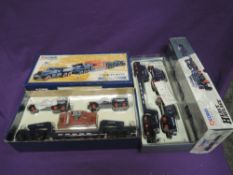 A Corgi Classics Limited Edition 1:50 scale diecast, Pickfords Commemorative Set 55201, windows