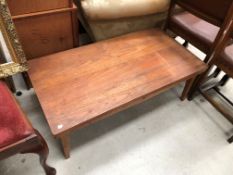 A vintage low coffee table, approx. 52 x 102cm (height approx. 37cm)