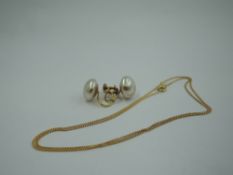 A fine 9ct gold curb chain, approx 18' and a pair of screw back yellow metal simulated pearl