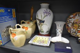 A selection of ceramics including graduated Londsdale jug set and De La Reine