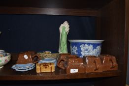 A selection of ceramics including six Cadburys chocolate cups and Jasper ware