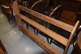 A traditional pine delft rack