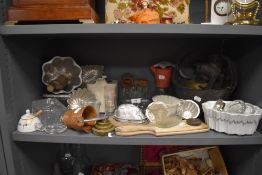 A good selection of vintage kitchen utensils and jelly molds including Shelley
