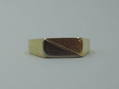A gent's Swedish 18ct gold signet ring having white gold decoration, size 2 & 6g