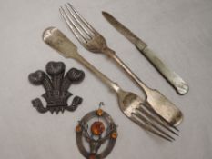 A small selection of silver including a Scottish silver brooch, Edwardian Prince of Wales feathers