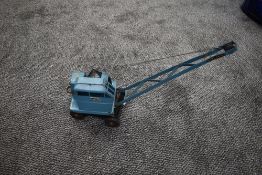 A Triang tin plate Jones KL 44 Crane, in blue with black base