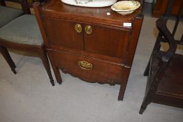 A Georgian style mahogany washstand