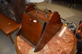 A Victorian mahogany coal purdonium (af)