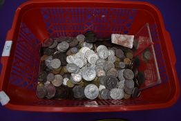A large collection of Pennies and Half Pennies, Half Crowns and Crowns, a Isle of Man United Nations