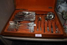 A canteen of cutlery by Oneida flexfit