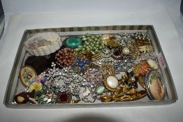 A large selection of vintage and later costume brooches including diamante, embroidered, ceramic