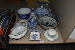 A selection of ceramics including a tin glazed pearl ware footed fruit bowl