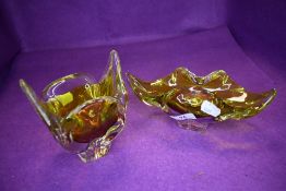 Two art glass splash design bowls in green and red colourways