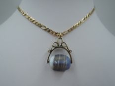 A 9ct gold figaro chain having agate 9ct gold fob pendant, approx 24' & approx 21.5g (inc agate)