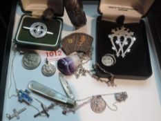 A selection of HM silver and white metal jewellery including hinged bangle, Luckenbooth brooch, Blue