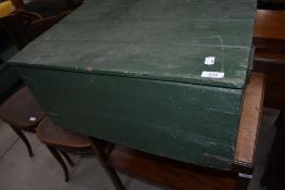 A traditional pained wooden tool or similar box with loose lid, width approx. 61cm