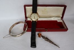 A Gentleman's 9ct yellow gold Garrard wristwatch,