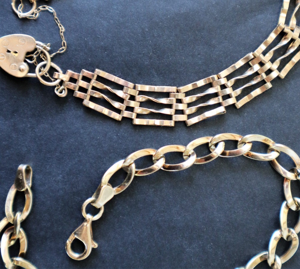 A 9ct yellow gold bracelet with oval twisted links together with a 9ct gold gate bracelet, - Image 2 of 3