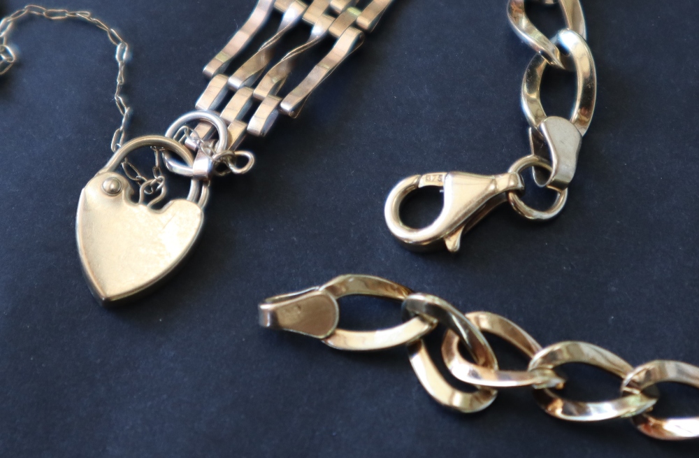 A 9ct yellow gold bracelet with oval twisted links together with a 9ct gold gate bracelet, - Image 3 of 3