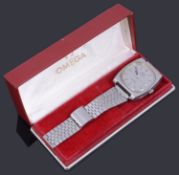 A gentleman's stainless steel Omega electronic f300 Hz Geneve chronometer bracelet watch, c.1970