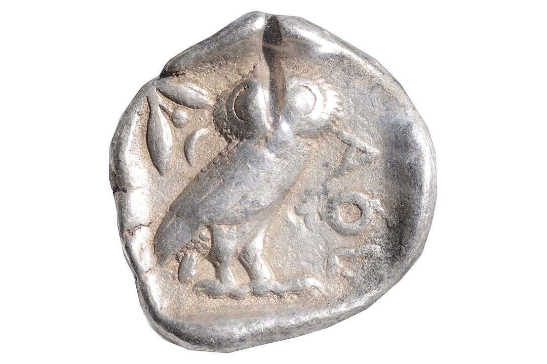Athens, Silver Tetradrachm, After 449 BC.Helmeted head of Athena facing right / AOE, Owl standing - Image 2 of 2