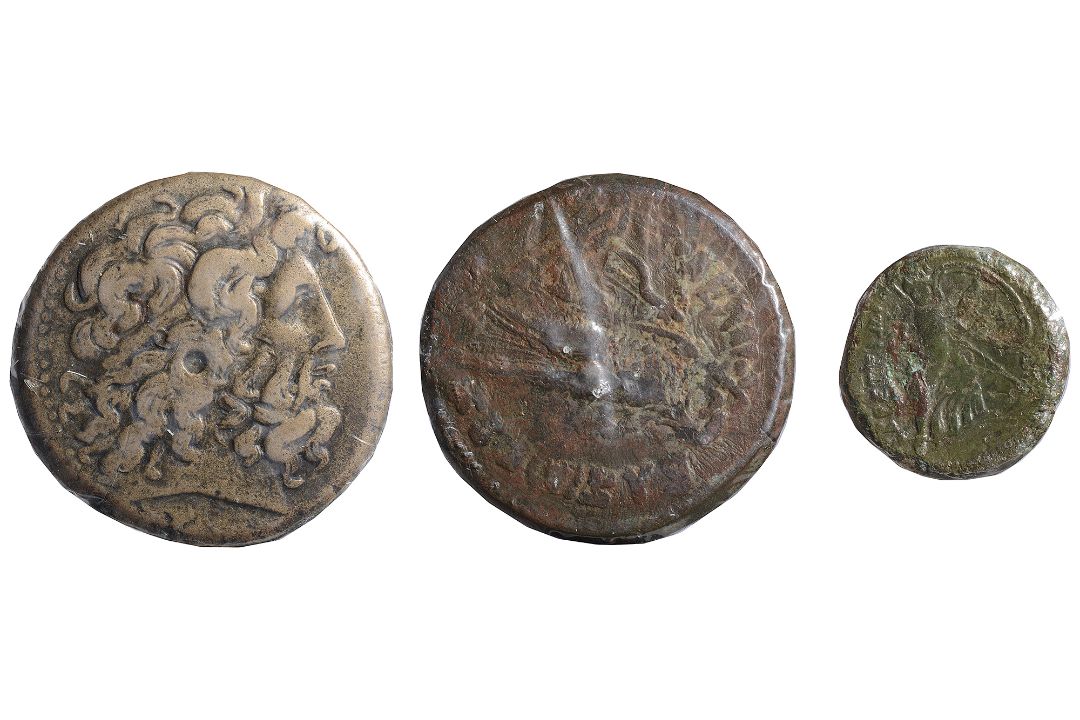 Ptolemy III Euergetes AE39.struck 245-222 BCHead of Zeus-Ammon right, wearing tainia / Eagle - Image 1 of 2