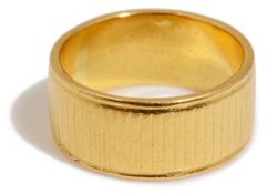 A 22ct gold wedding band